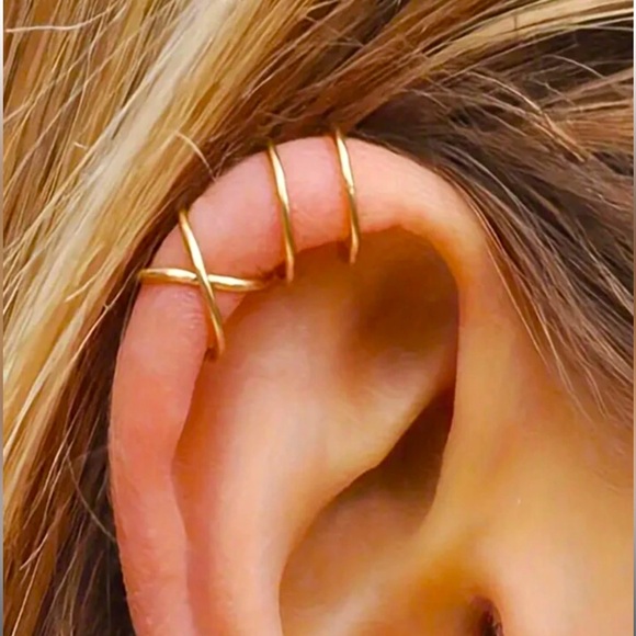 Gold 2 Pc Ear cuffs - Picture 1 of 2